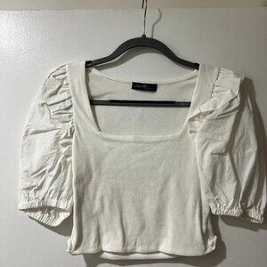 🤍✨ On Twelfth White Puffy Sleeve Top – Size L 🤍✨